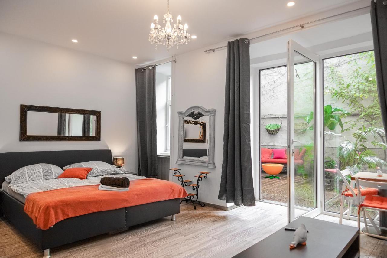 Fullfilling 3Br Shared Apartment With Pleasing Patio Vienna Luaran gambar