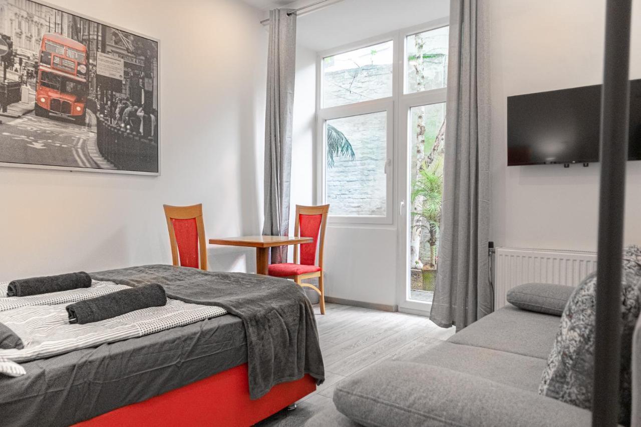 Fullfilling 3Br Shared Apartment With Pleasing Patio Vienna Luaran gambar