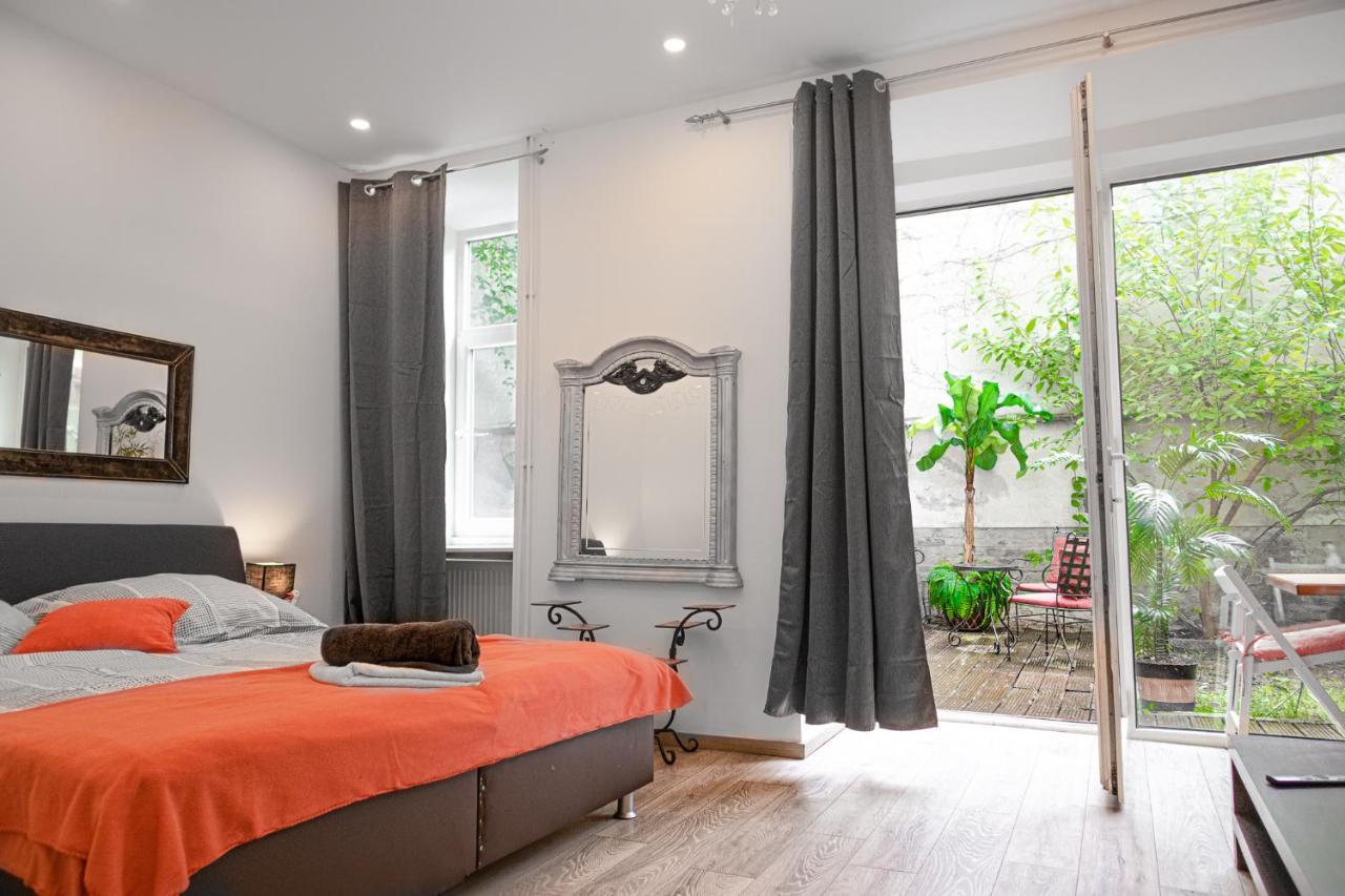 Fullfilling 3Br Shared Apartment With Pleasing Patio Vienna Luaran gambar